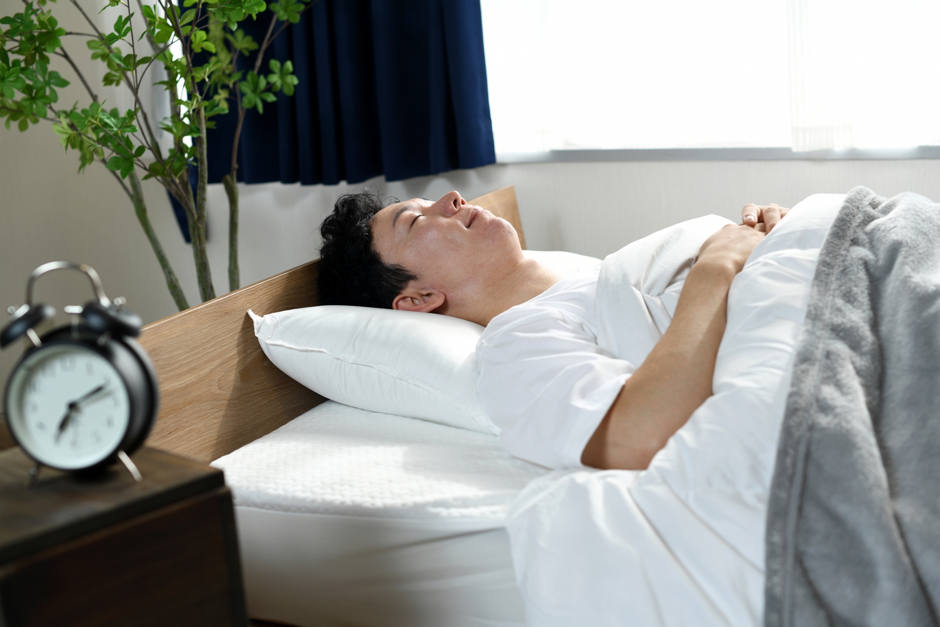 なぜ彼氏はいびきをかくのか？