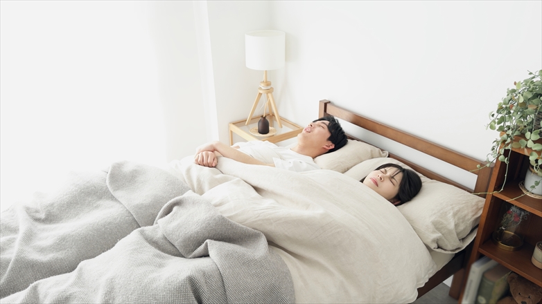 同室で寝るためにすぐできる「いびき対策」