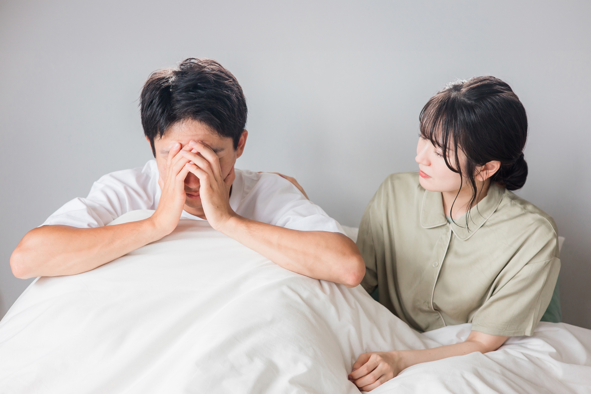 睡眠中に自分のいびきでむせる・飛び起きる原因とは？